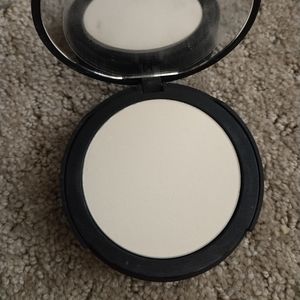 NIB IT Cosmetics Bye Bye Pores Pressed Powder